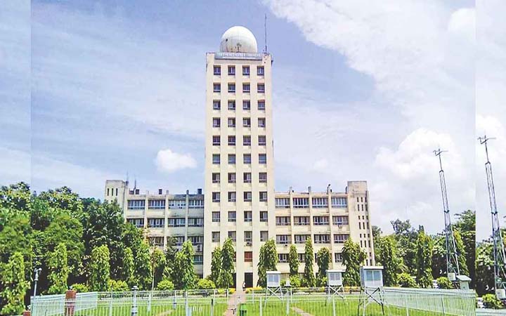 ঘূর্ণিঝড় ‘ডানা’ নিয়ে যে বার্তা দিল আবহাওয়া অফিস